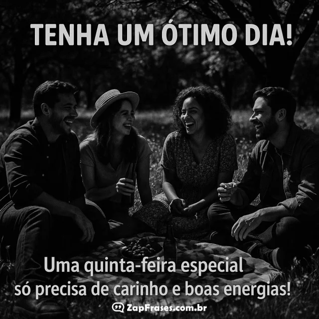 Amigos sorrindo durante um piquenique ensolarado, transmitindo amizade e energia positiva.
